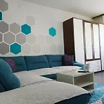Flamingo 365 - Near City Center With Free Parking